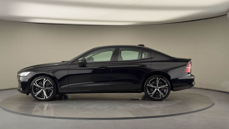2023 Volvo S60 Plus Dark B5 (250 hp) Saloon Petrol/Electric Hybrid Automatic