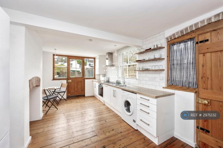 3 bedroom house in Chester Terrace, Brighton, BN1 (3 bed) (#2971232)