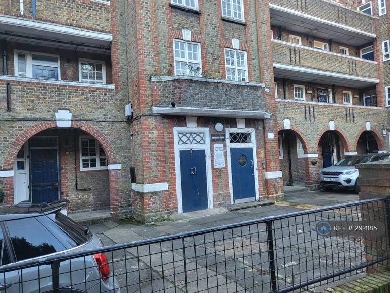 1 bedroom flat in Bowyer House, Hoxton, N1 (1 bed) (#2921185)