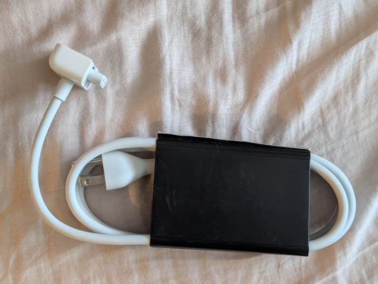Apple power adapter cable - US plug
