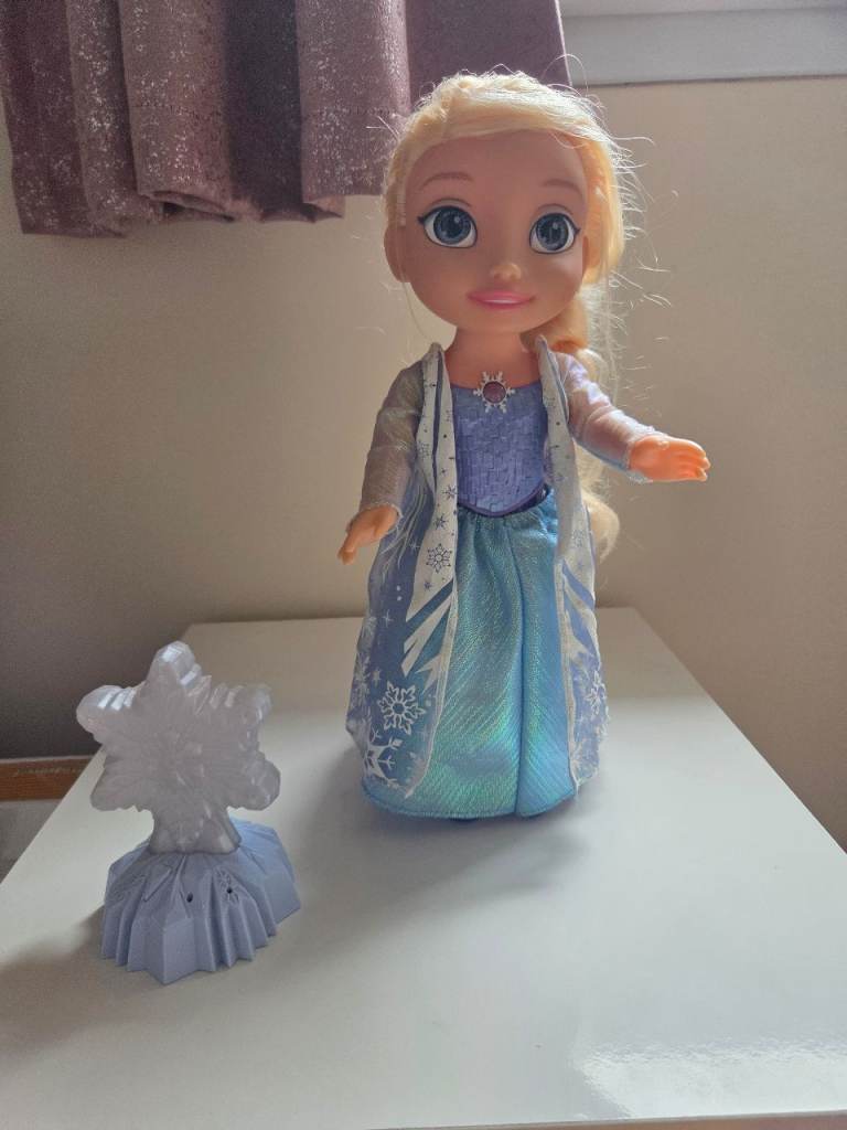 Disney Frozen Elsa Light-Up Doll 