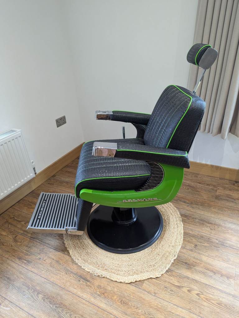 Takara Belmont Barber’s chair (retro 1960’s) Used 