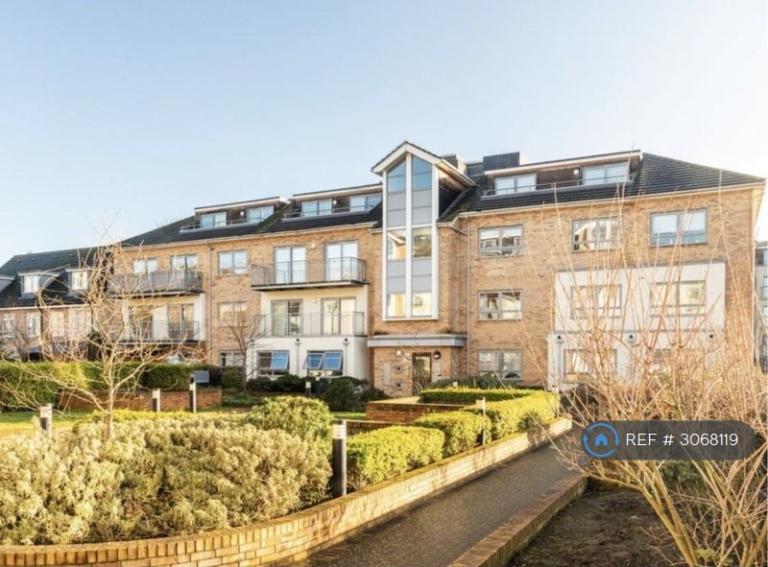 1 bedroom flat in Russell House, Croydon, CR0 (1 bed) (#3068119)