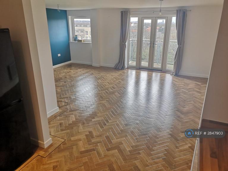2 bedroom flat in Homberg House, Dartford, DA1 (2 bed) (#2847903)
