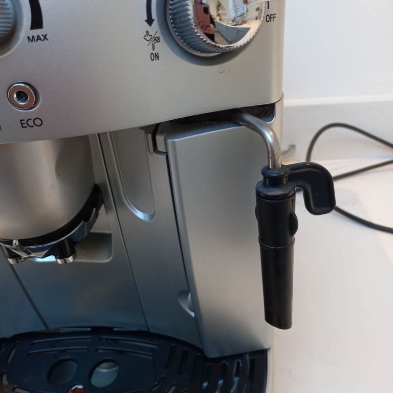 Delonghi magnifica coffee machine