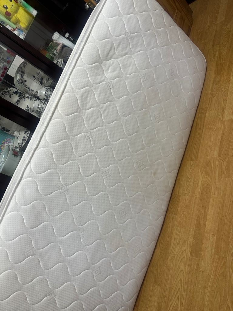 Single mattress 