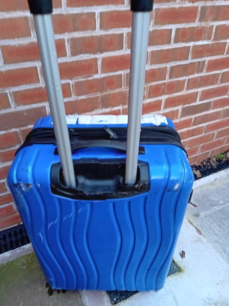 Hard shell suitcase for sale 