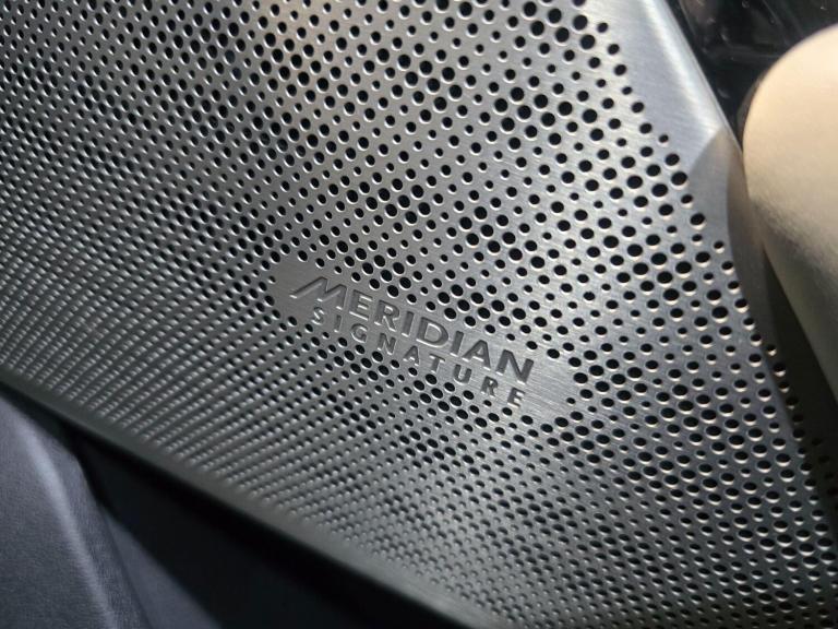 2018 Land Rover Range Rover Velar 3.0 D300 First Edition 5dr Auto ESTATE DIESEL Automatic