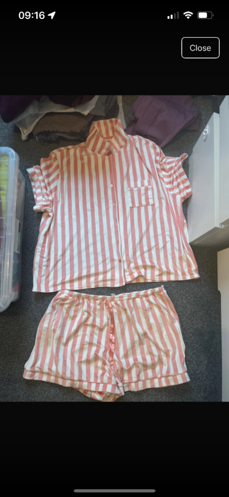 Ladies Clothes 18-24