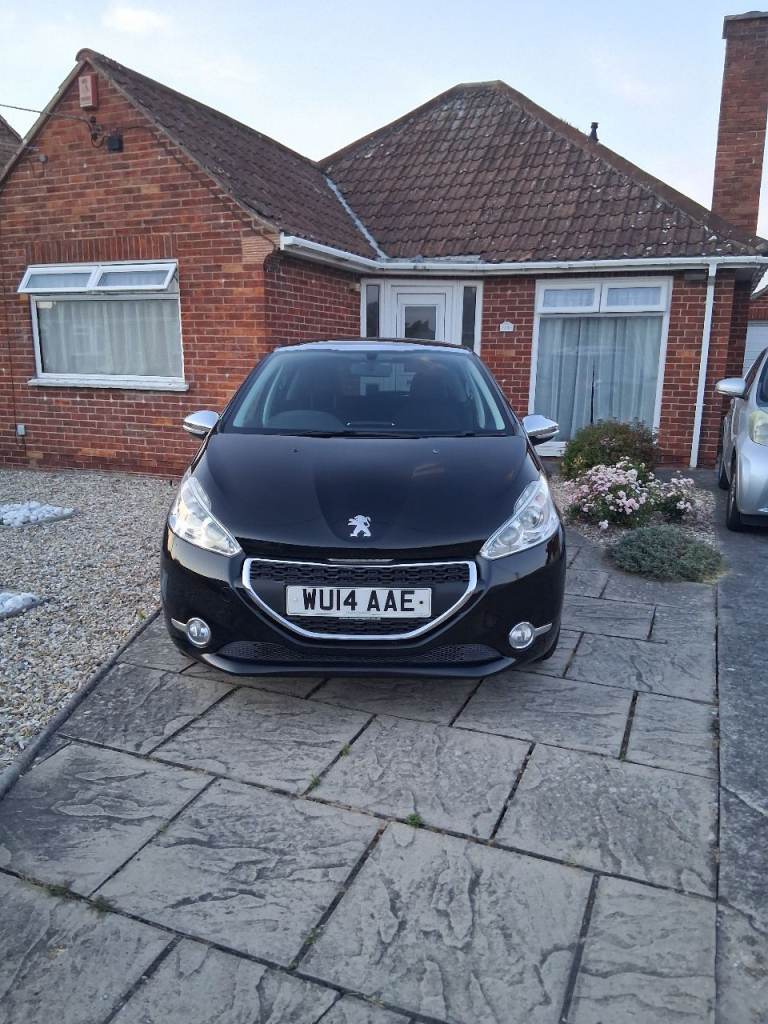 Peugeot 208 2014 petrol, road tax £20
