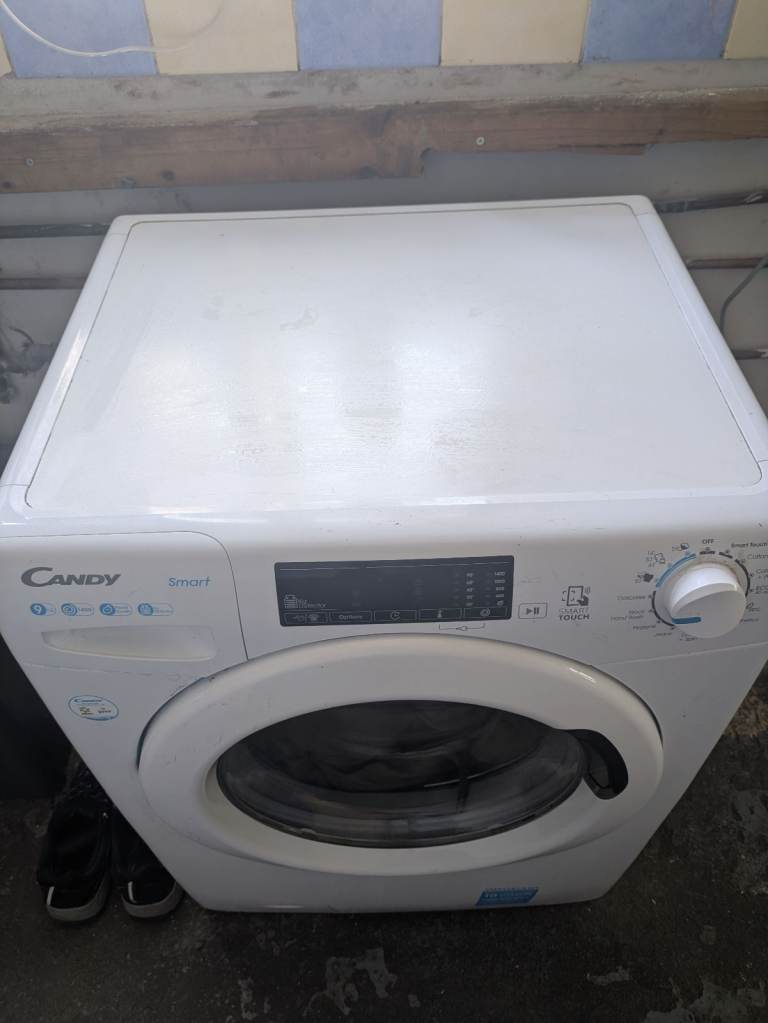 Candy Smart 9kg Washing Machine - Near New Condition