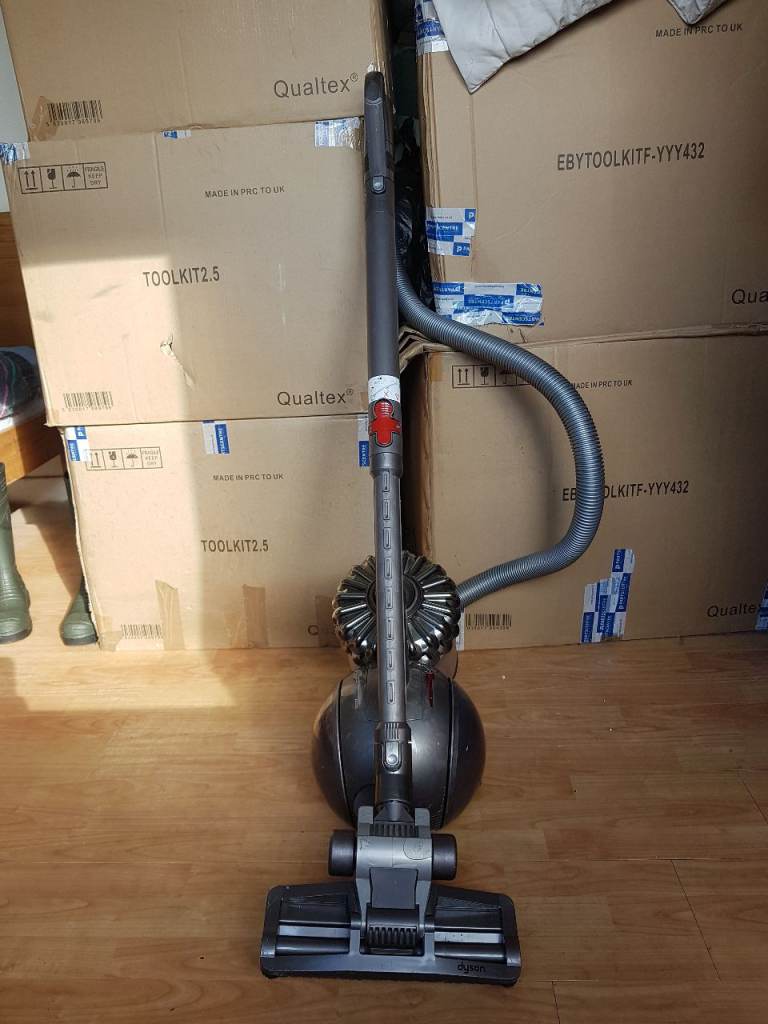 Dyson Ball dc54 pull along hoover Cylinder vacuum cleaner bagless tools 1 week guar