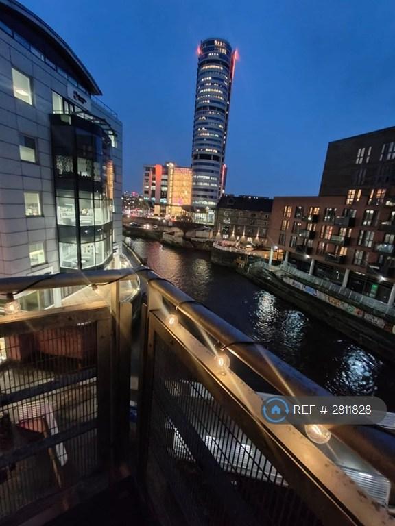 2 bedroom flat in Little Neville St, Leeds, LS1 (2 bed) (#2811828)