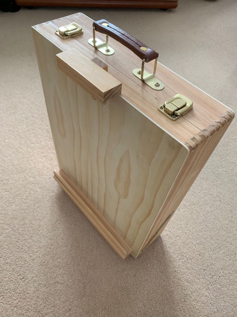 Compact wooden artist’s easel / carry case