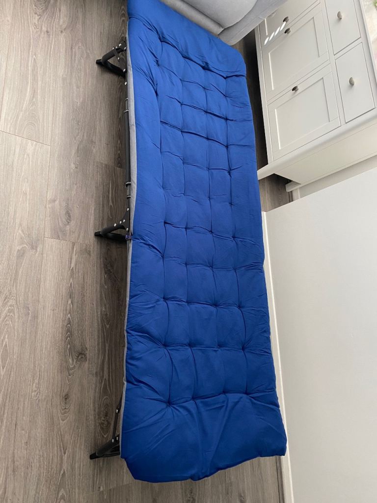 Foldable bed 
