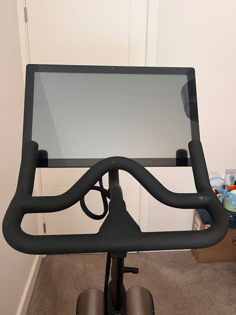 Peloton Original Bike – Like New 
