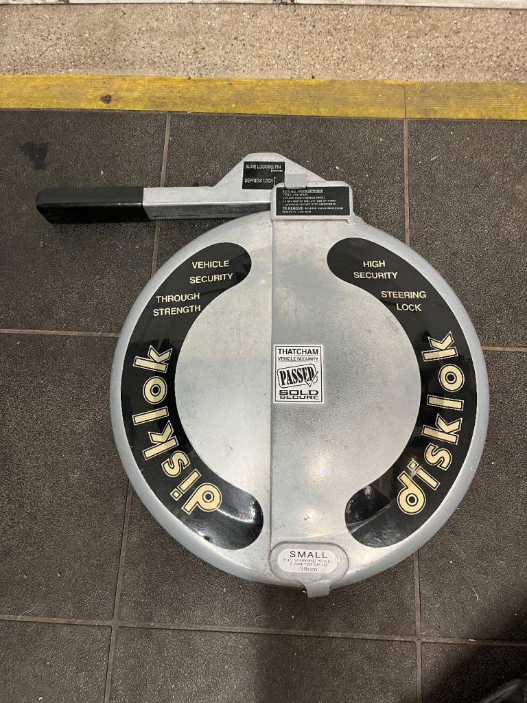 Disklok steering wheel lock