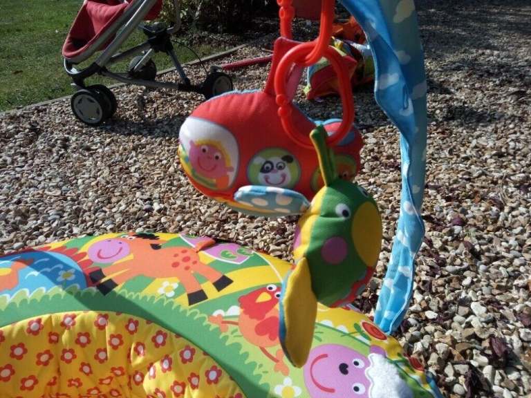 Inflatable baby doughnut pen