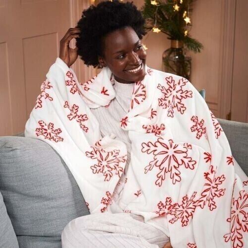 🎄 Red Snowflake Fleece Throw Blanket 