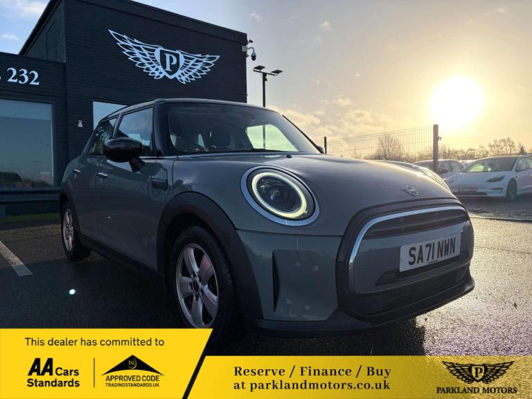 2021 MINI Hatch 1.5 Cooper Classic 5dr Hatchback Petrol Manual