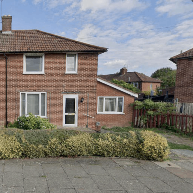 Flat 3, 119 Westcott Crescent W7 1PH - Available Now!