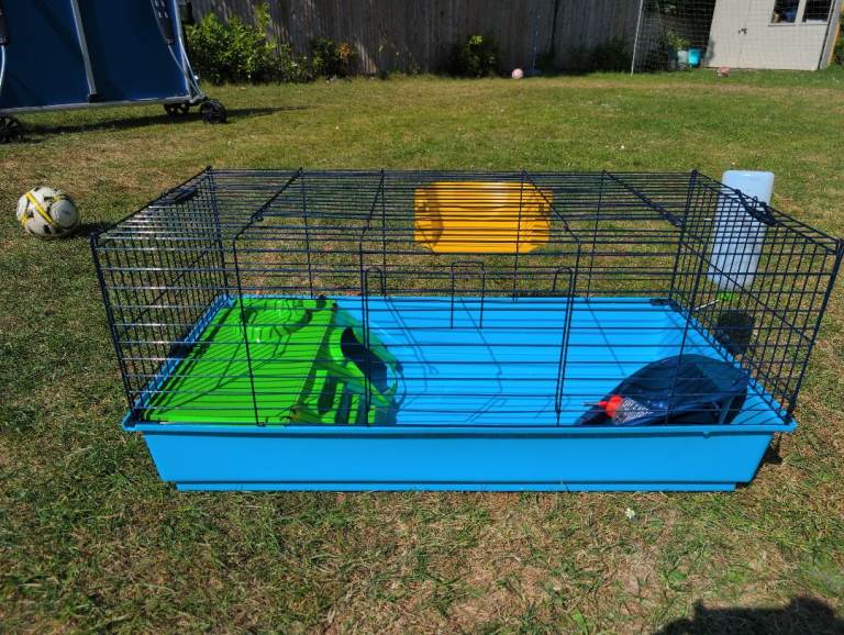Indoor rabbits / guinea pig cage 