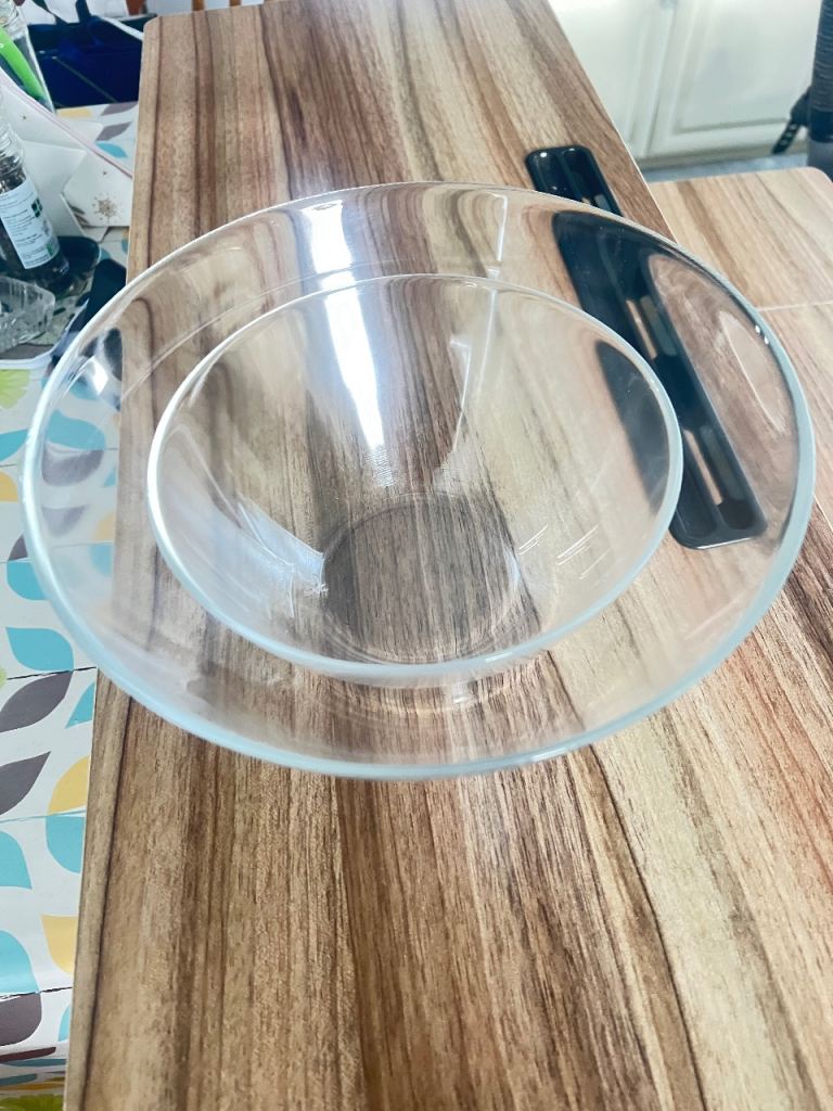 ARC France set of 2 Glass Round Deep Salad/Mixing/Pasta Bowls