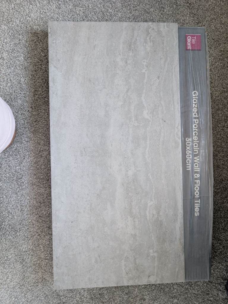 Tile giant glazed porcelain tiles