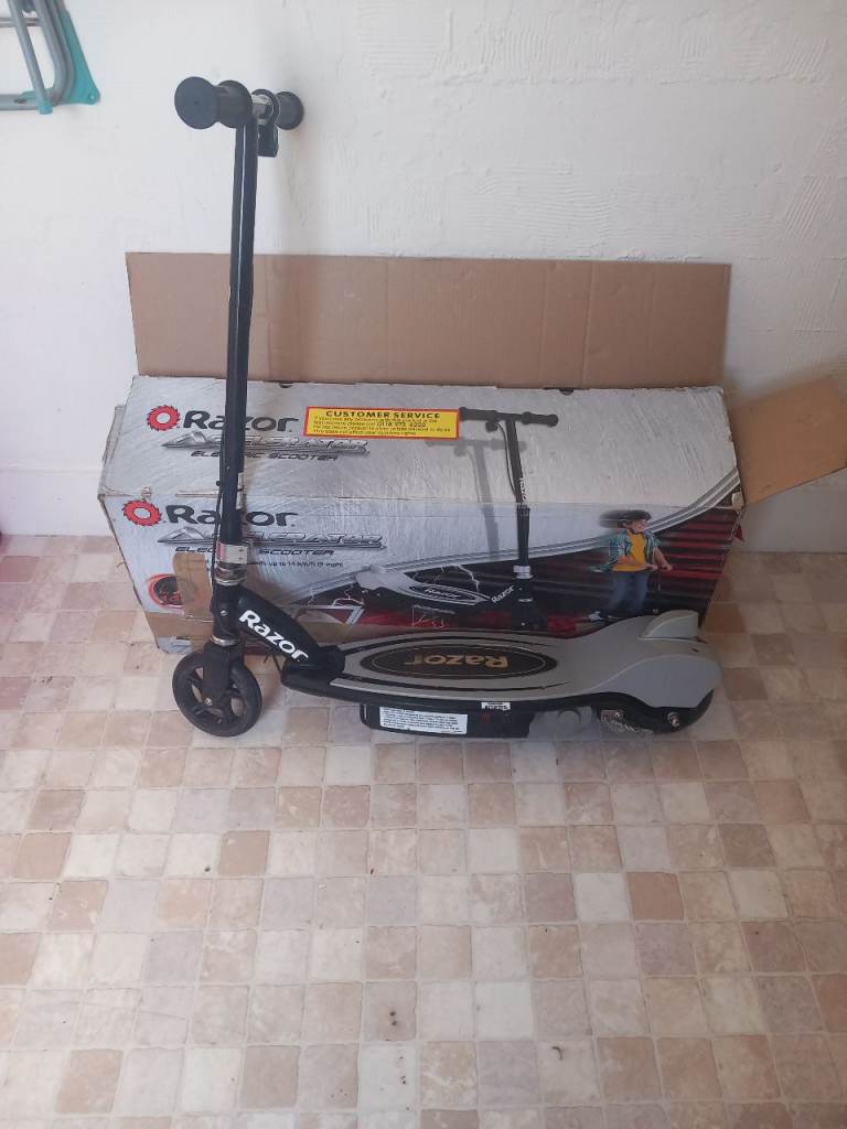 Razor Accelerator Electric Scooter – Grey, Good Used Condition