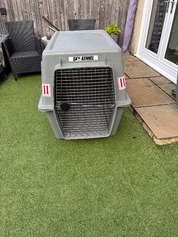 SKY-KENNEL Large Pet Carrier / Dog Crate - IATA Approved
