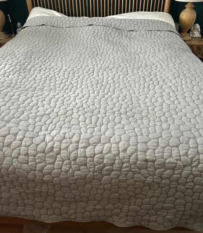 Quilted bedspread superking £80 rrp