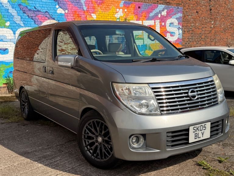 Nissan Elgrand Camper Van 