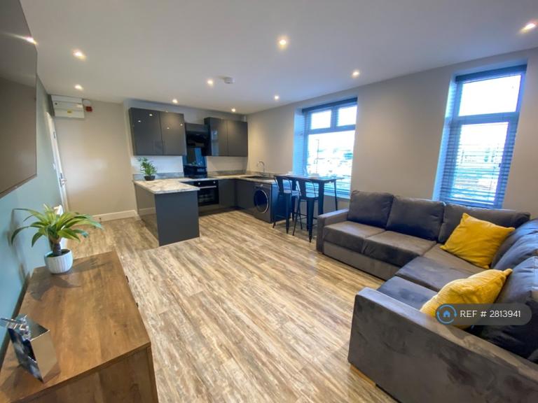 2 bedroom flat in Shrewsbury Road, Sheffield, S2 (2 bed) (#2813941)