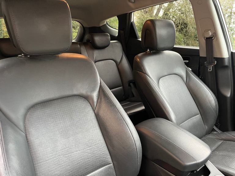 Hyundai, SANTA FE,Auto,tow bar, white, 4WD, FSH, new wheels, MOT & service! No advisory’s, 2014, 4X4