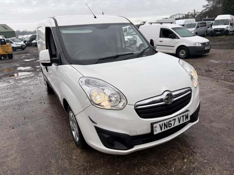 2017 Vauxhall Combo 2000 1.3 CDTI 16V 95ps H1 Sportive Van Euro 6 [SS] PANEL VAN DIESEL Manual