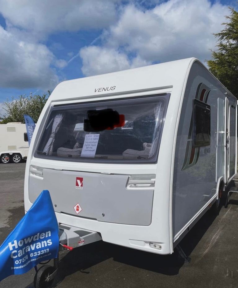 2015 Lunar Venus 520 2 berth 