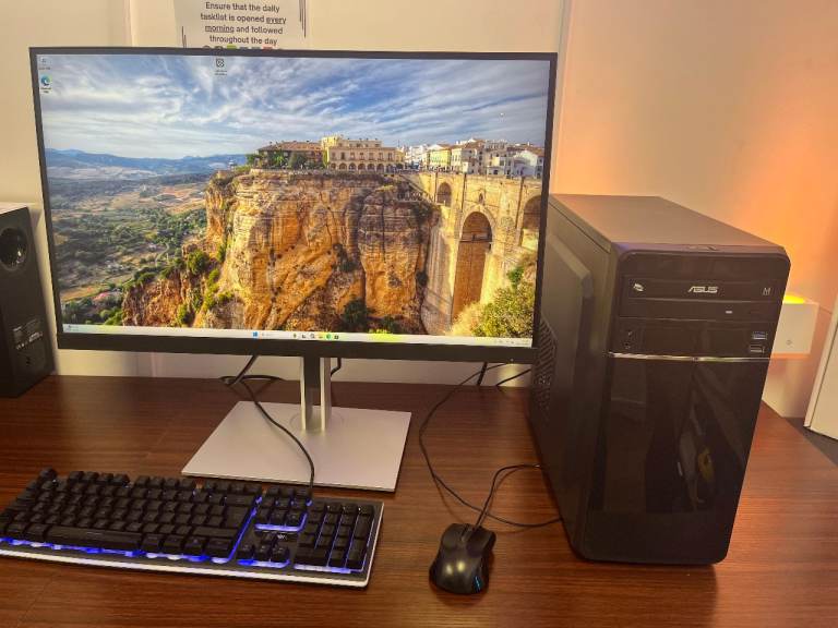 Gaming PC Intel Core i5-6500 Desktop Computer RX570 4GB GPU 12GB RAM 500 SSD Storage Windows 11 Pro