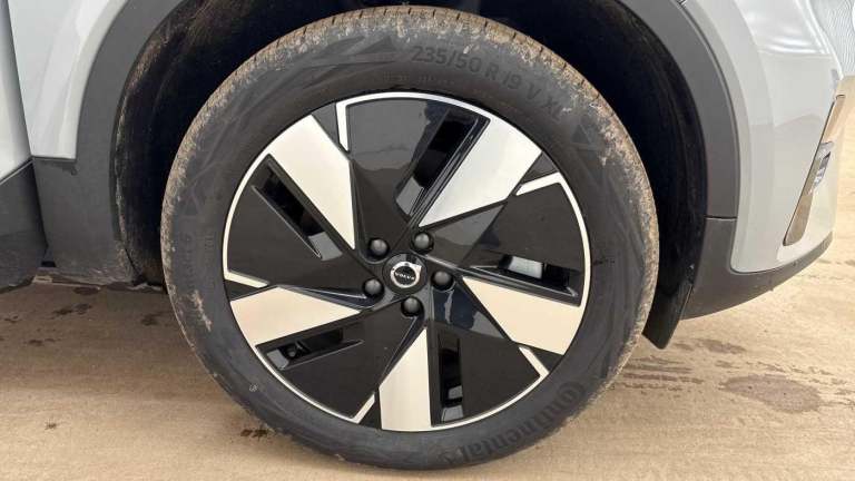 2025 Volvo EC40 Twin Motor 82kWh Plus SUV 5dr Electric Auto AWD (408 ps) ESTATE Electric Automatic