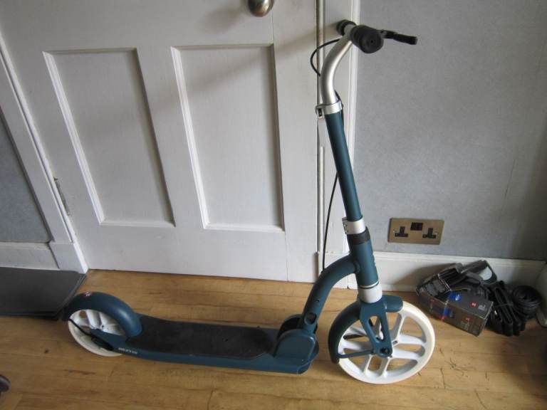 Decathlonn Adult scooter in mint condition