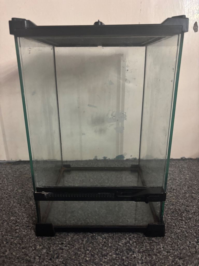 Glass front door opening terrarium 