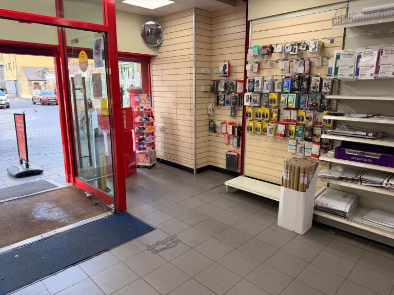 PRIME HIGH STREET  SPACE FOR RENT