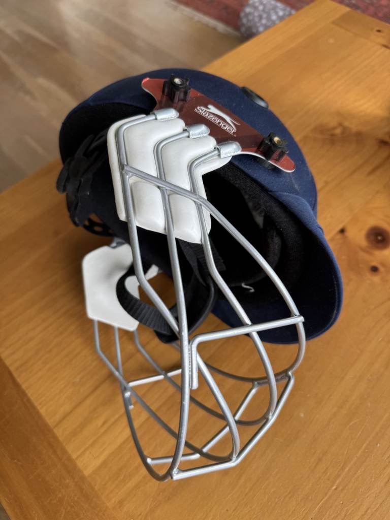 CRICKET HELMET JUNIOR 