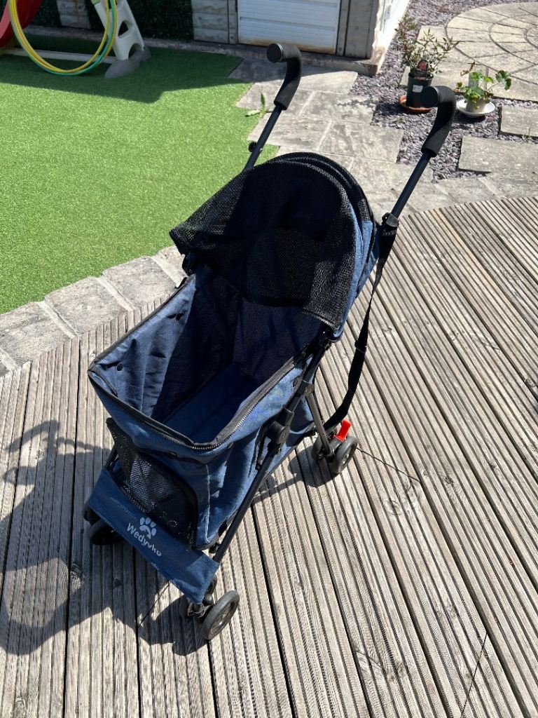 Pet stroller / buggy / pushchair
