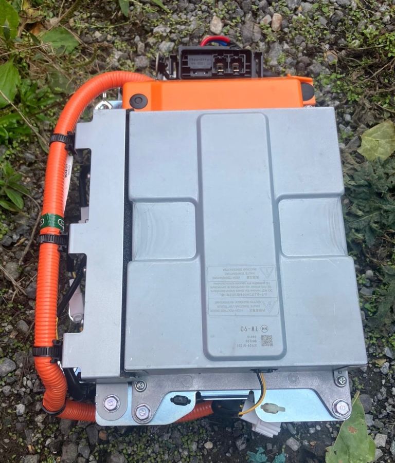 2018 MITSUBISHI OUTLANDER HYBRID VOLTAGE CONVERTER INVERTER 37129-01001