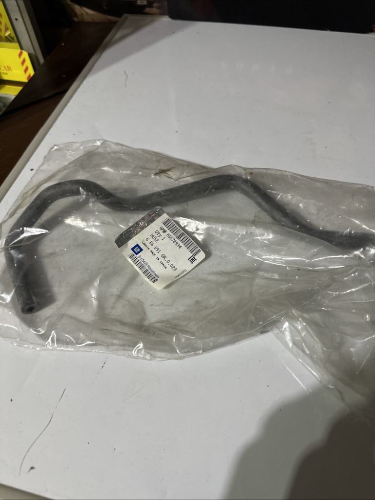 Gen Vauxhall Zafira Corsa Meriva Astra Rocker Cover Vent Breather Hose 55578994
