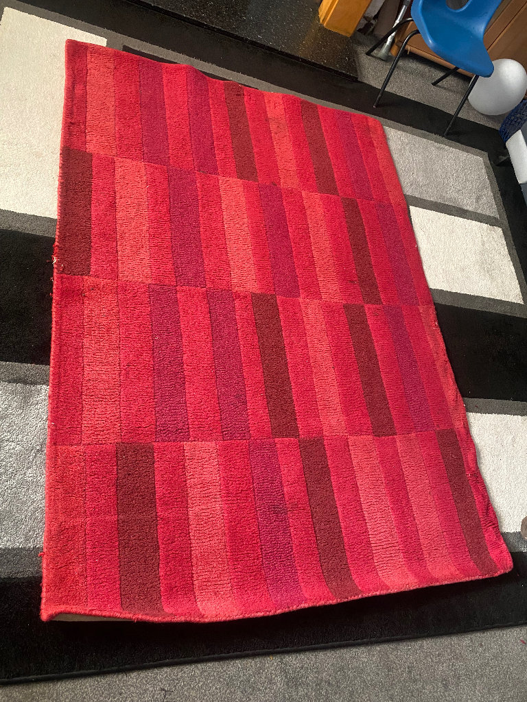 Bright colour rug + free small grey fluffy rug