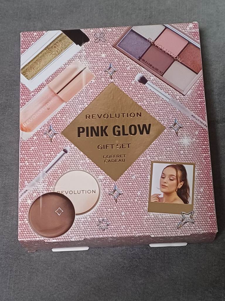 Makeup Revolution Pink Glow Set