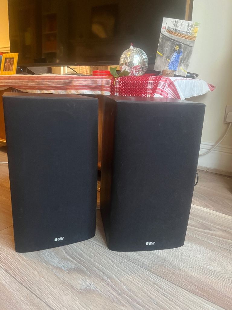 B&W Bowers & Wilkins Bookshelf Speakers Pair Black with Denon Hifi