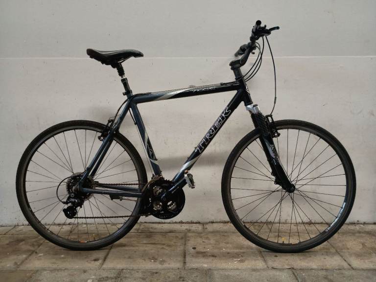 Trek hybrid bike - men's EXTRA LARGE