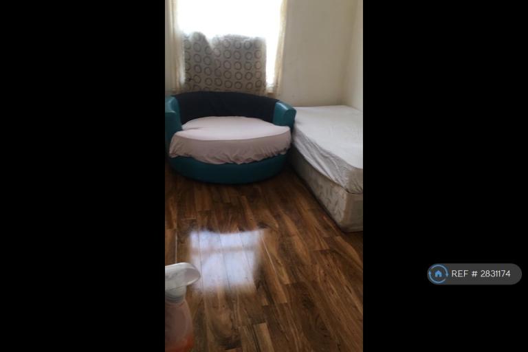 1 bedroom in Wolverton, Wolverton, MK12 (#2831174)